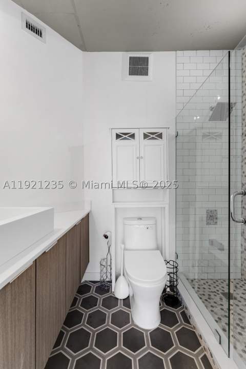 6901 Edgewater Dr 315, Coral Gables FL - photo 12 of 28
