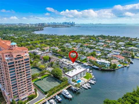 6901 Edgewater Dr 315, Coral Gables FL - photo 24 of 28