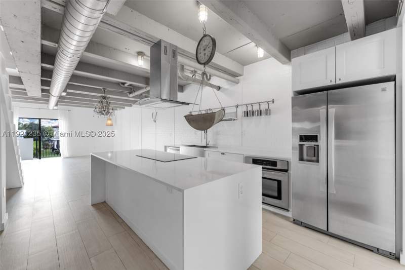 2 bedroom Condominium at 6901 Edgewater Dr 315, Gables Harbour Condo Apts, Coral Gables — photo 4