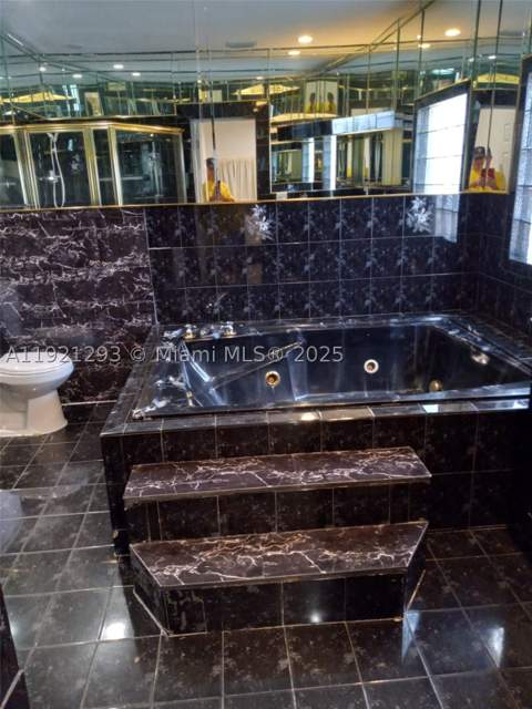 3041 NW 95th Ter, Miami FL - photo 15 of 22
