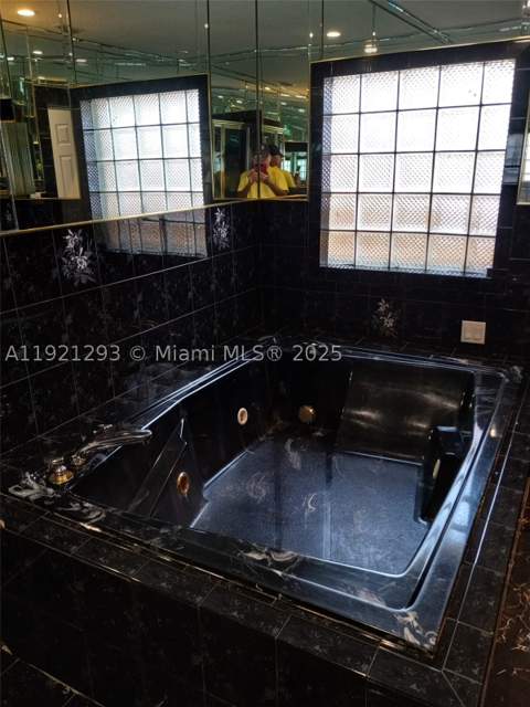 3041 NW 95th Ter, Miami FL - photo 17 of 22