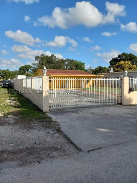 3041 NW 95th Ter, Miami FL - photo 20 of 22