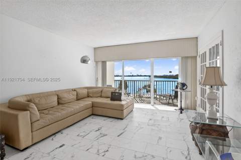 300 Bayview Dr 308, Sunny Isles Beach FL - photo 16 of 63