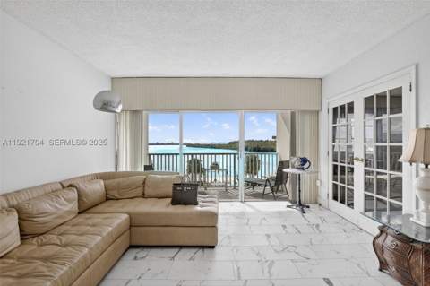 300 Bayview Dr 308, Sunny Isles Beach FL - photo 24 of 63