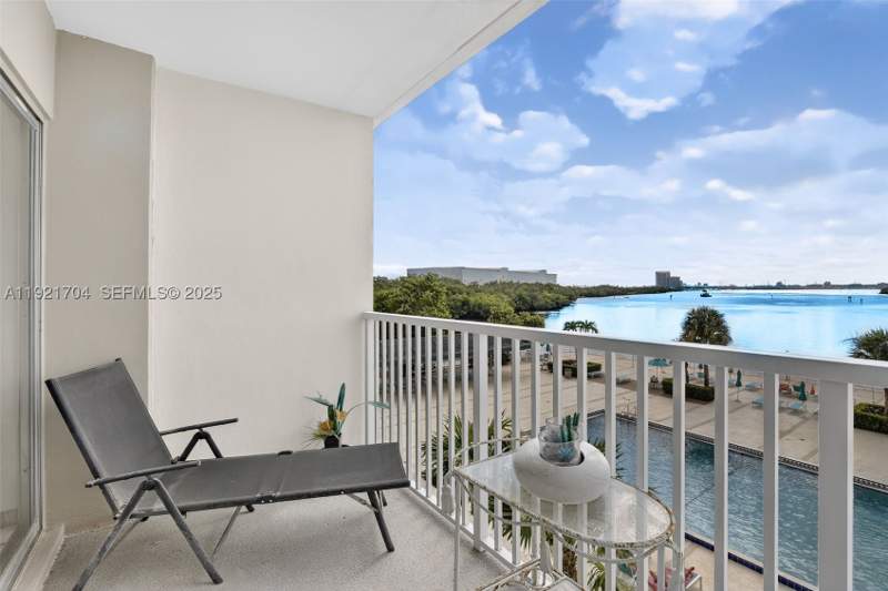 2 bedroom Condominium at 300 Bayview Dr 308, Arlen House Condo, Sunny Isles Beach — photo 3