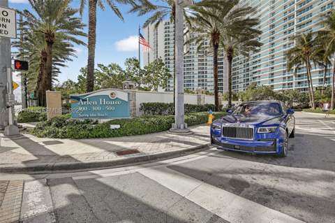300 Bayview Dr 308, Sunny Isles Beach FL - photo 8 of 63