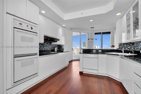 21050 Point Pl 2001, Aventura FL - photo 15 of 50