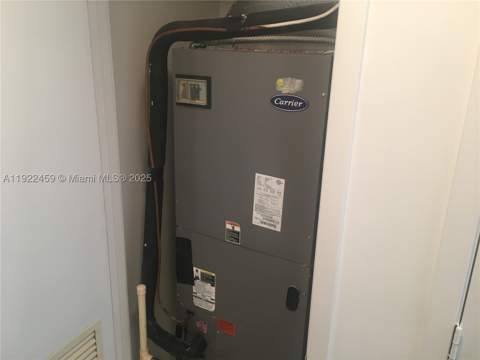 6000 Collins Ave 521, Miami Beach FL - photo 10 of 27