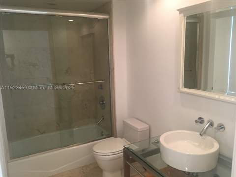 6000 Collins Ave 521, Miami Beach FL - photo 9 of 27