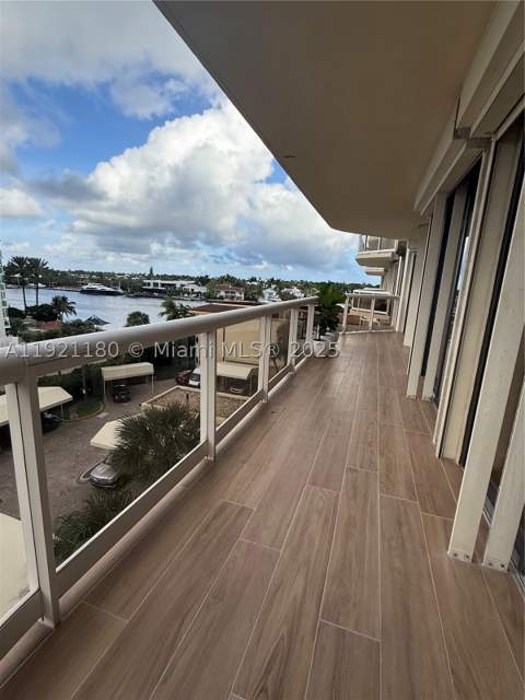 20191 E Country Club Dr 504, Aventura FL - photo 23 of 56