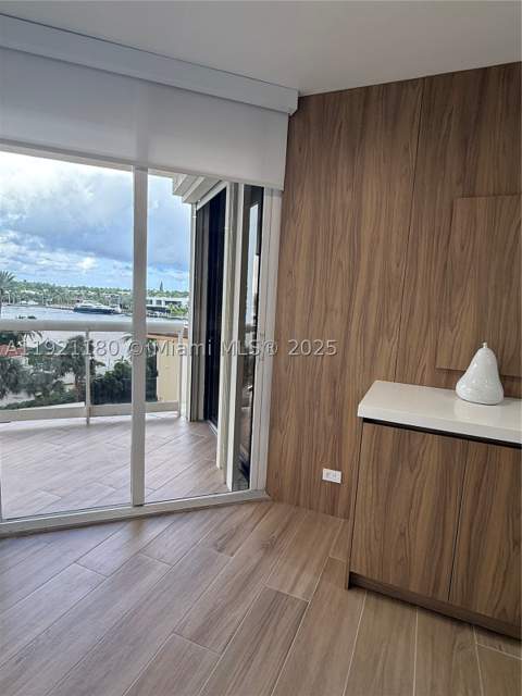 20191 E Country Club Dr 504, Aventura FL - photo 6 of 56
