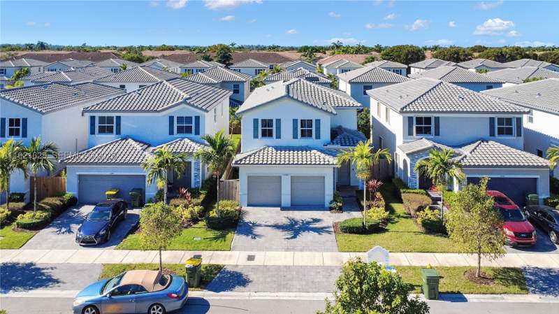 5 bedroom SingleFamilyResidence at 1382 SE 26th Rd, Keys Gate Residential, Homestead — photo 3