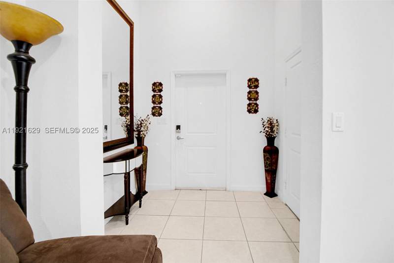 5 bedroom SingleFamilyResidence at 1382 SE 26th Rd, Keys Gate Residential, Homestead — photo 4