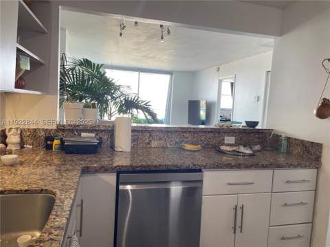 6900 Bay Dr 7A, Miami Beach FL - photo 6 of 35