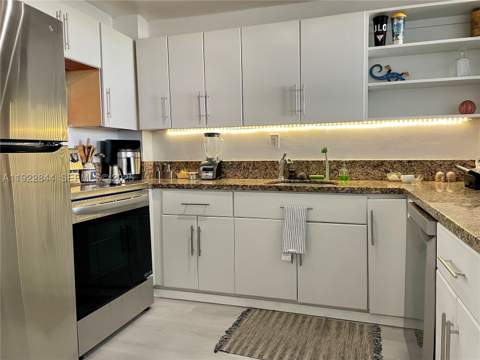 6900 Bay Dr 7A, Miami Beach FL - photo 8 of 35