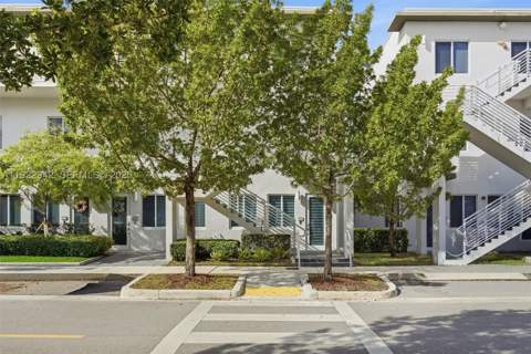 6420 NW 102nd Path 110, Doral FL - photo 11 of 47