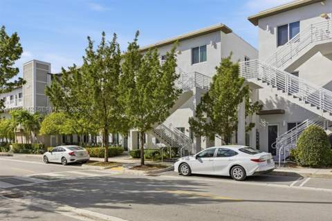 6420 NW 102nd Path 110, Doral FL - photo 14 of 47