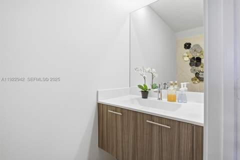 6420 NW 102nd Path 110, Doral FL - photo 21 of 47