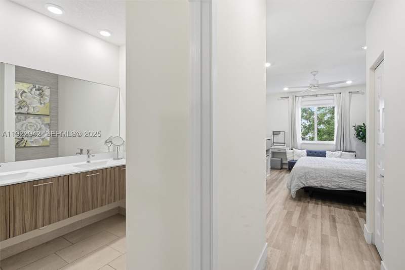 3 bedroom Condominium at 6420 NW 102nd Path 110, Landmark At Doral Condo N, Doral — photo 5