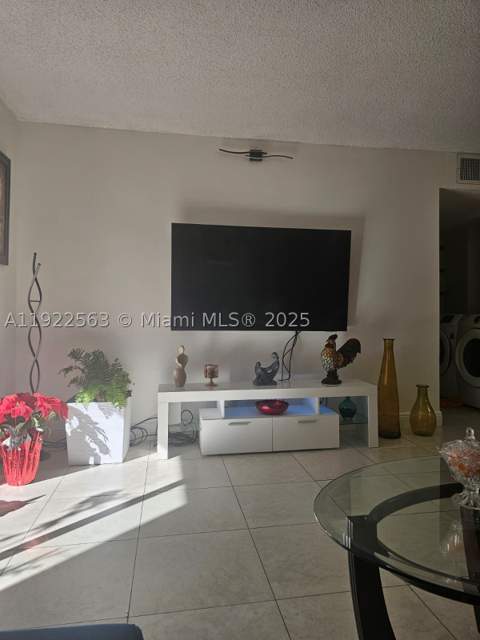 8411 NW 8th St 111, Miami FL - photo 8 of 27