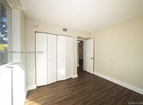 17622 NW 25th Ave 101, Miami Gardens FL - photo 9 of 22