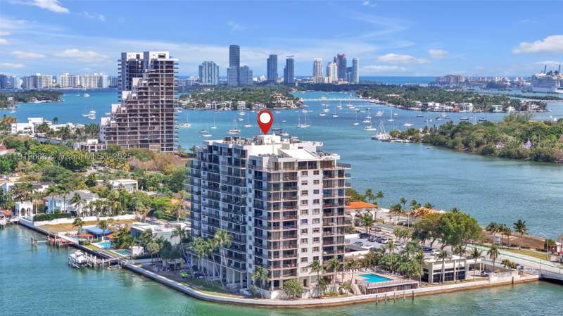 2 bedroom Condominium at 801 N Venetian Dr 208, Venetian Isle Condo, Miami Beach — photo 2