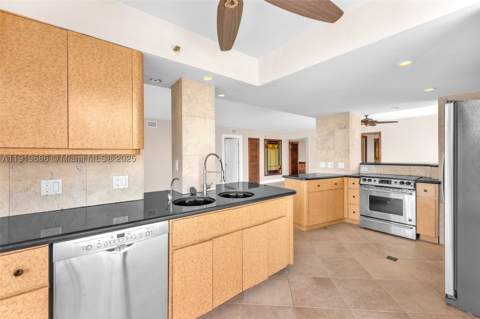 801 N Venetian Dr 208, Miami Beach FL - photo 20 of 69
