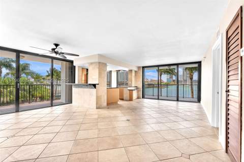 801 N Venetian Dr 208, Miami Beach FL - photo 9 of 69