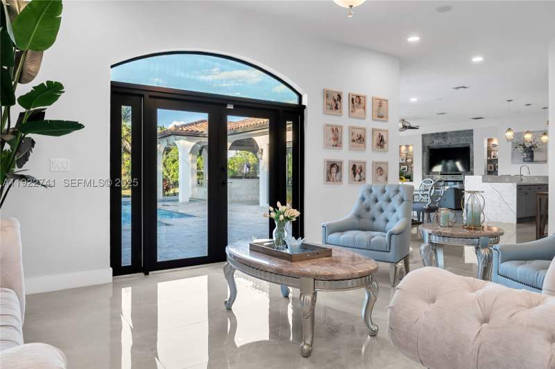 4 bedroom SingleFamilyResidence at 15701 SW 254th St, Silver Palm City, Homestead — photo 5
