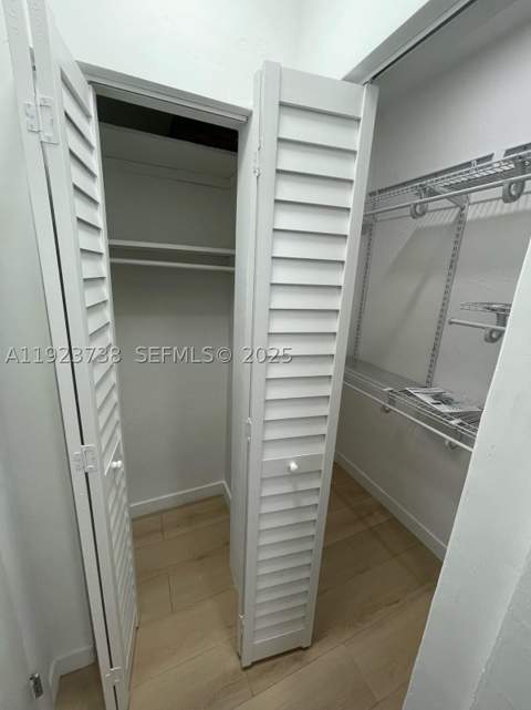 544 Michigan Ave 10, Miami Beach FL - photo 9 of 11
