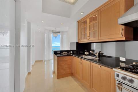 17875 Collins Ave 905, Sunny Isles Beach FL - photo 19 of 38