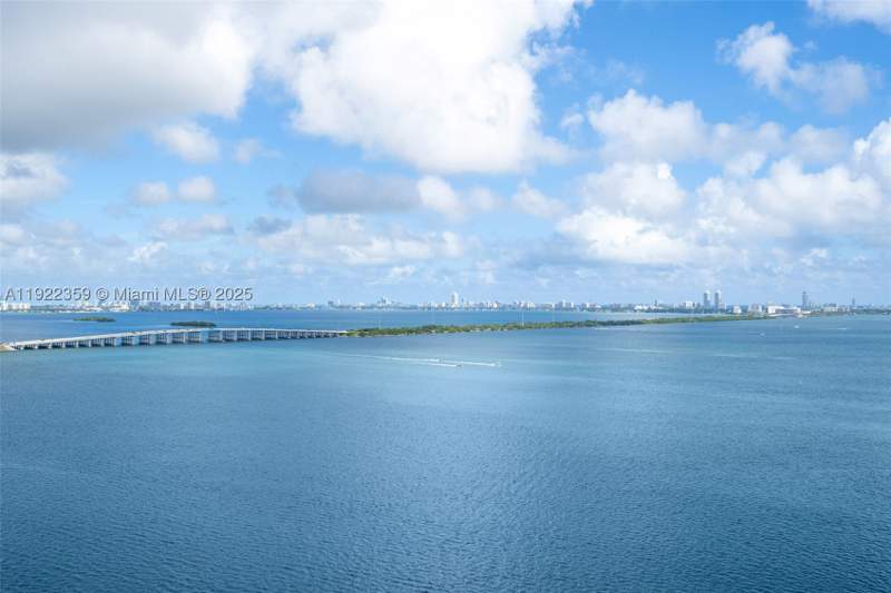 3 bedroom Condominium at 700 NE 24 street 2003, Aria Reserve, Miami — photo 5