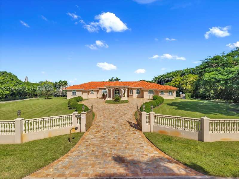 5 bedroom SingleFamilyResidence at 18611 SW 122nd St, NoSubdivionName, Miami — photo 1
