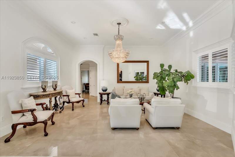 5 bedroom SingleFamilyResidence at 18611 SW 122nd St, NoSubdivionName, Miami — photo 5