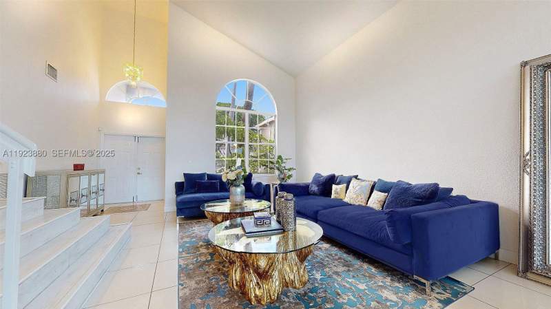 4 bedroom SingleFamilyResidence at 14633 SW 132nd Ave, Silver Lakes Sec 1 Amend, Miami — photo 2