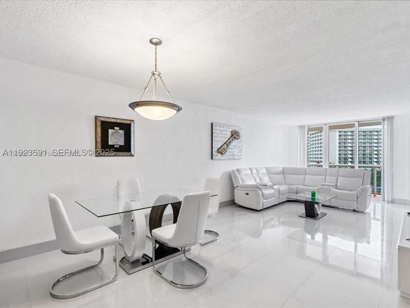 1 bedroom Condominium at 19370 E Collins Ave 625, Ocean Reserve Condo, Sunny Isles Beach — photo 2