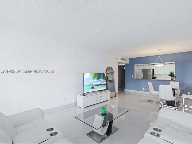 1 bedroom Condominium at 19370 E Collins Ave 625, Ocean Reserve Condo, Sunny Isles Beach — photo 3