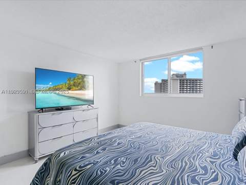 19370 E Collins Ave 625, Sunny Isles Beach FL - photo 9 of 12