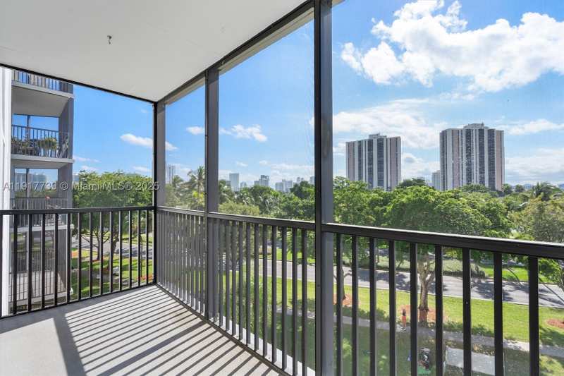1 bedroom Condominium at 3101 N Country Club Dr 504, Bravura II Condo, Aventura — photo 1
