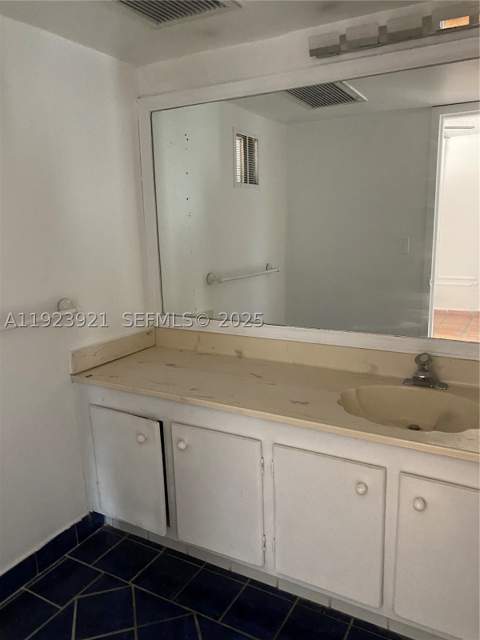 1650 NE 115th St 405, Miami FL - photo 16 of 32
