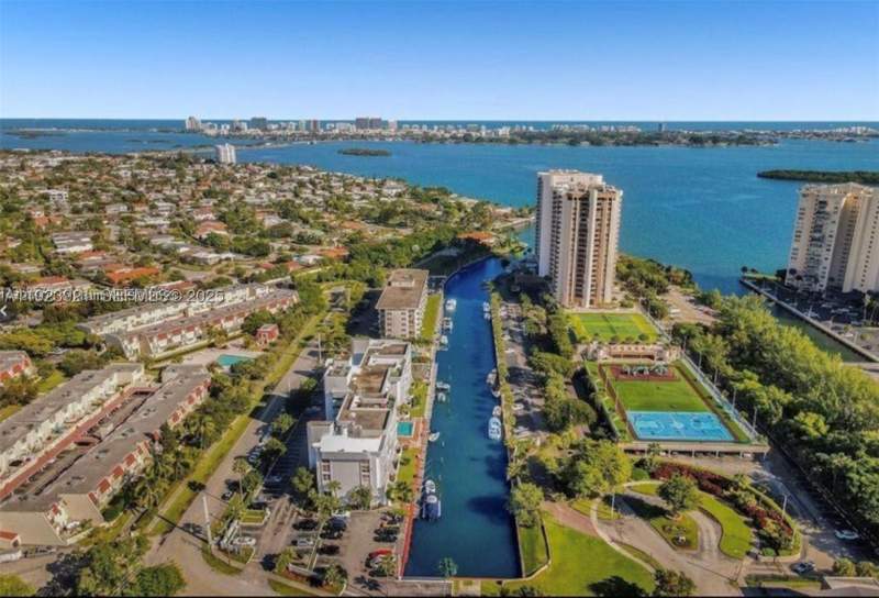 1 bedroom Condominium at 1650 NE 115th St 405, Cricket Clubhouse Condo, Miami — photo 2