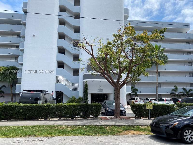 1 bedroom Condominium at 1650 NE 115th St 405, Cricket Clubhouse Condo, Miami — photo 4