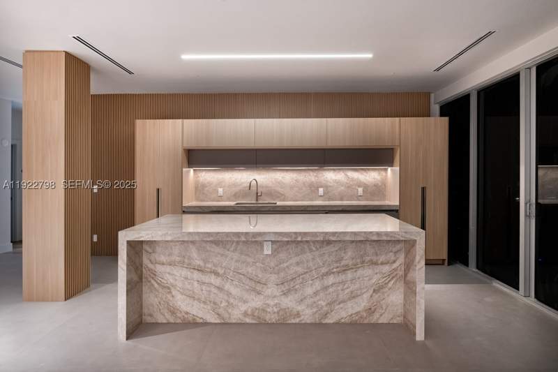 5 bedroom Condominium at 465 Brickell Ave 5701, Iconbrickell Condo No 1, Miami — photo 4