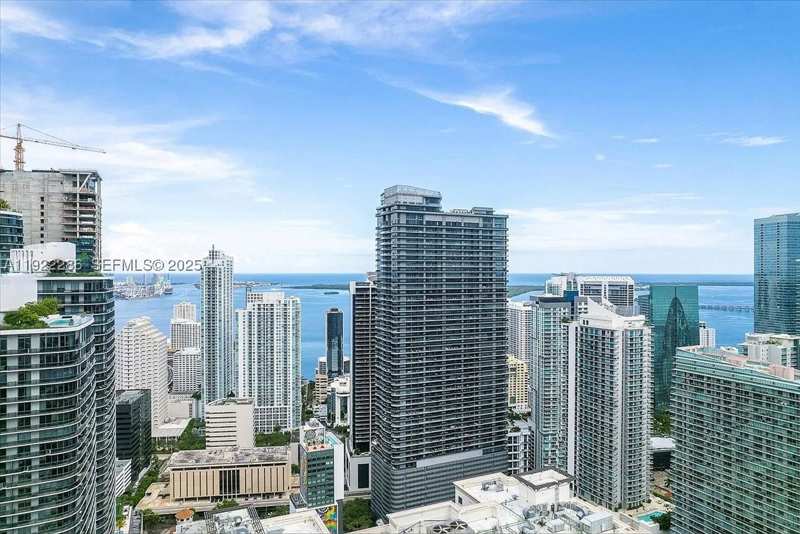 1 bedroom Condominium at 1000 Brickell Plz 3211, Brickell Flatiron Condo, Miami — photo 1
