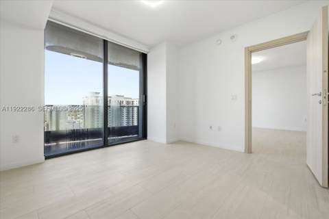 1000 Brickell Plz 3211, Miami FL - photo 18 of 84