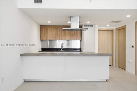 1000 Brickell Plz 3211, Miami FL - photo 9 of 84