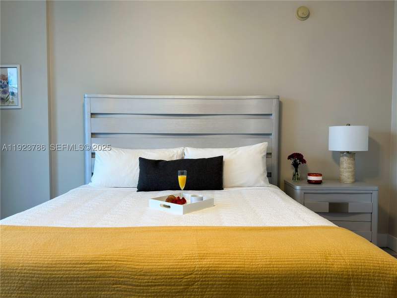 0 bedroom Condominium at 485 Brickell Ave 4405, Icon Brickell Condo No 3, Miami — photo 5