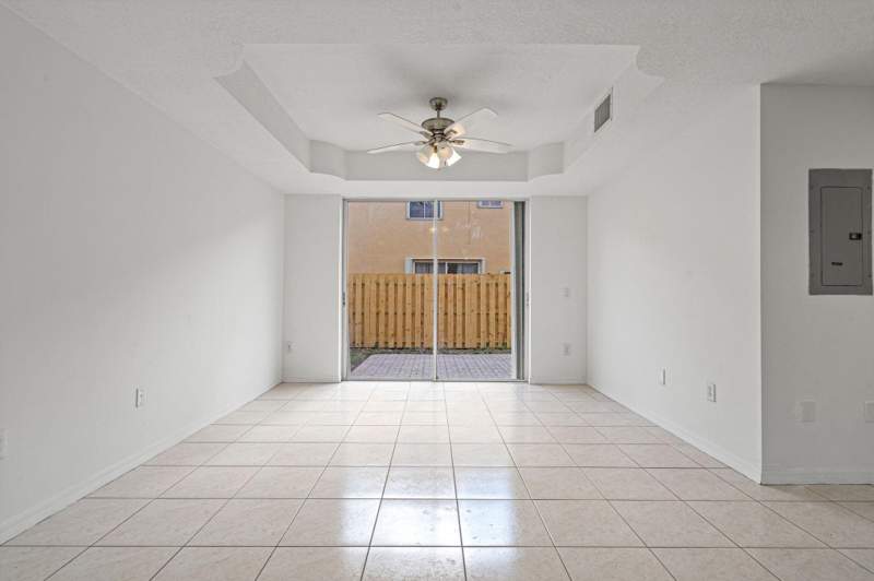 3 bedroom Condominium at 8520 NW 139th Terrace 1602, Villa Vizcaya, Miami Lakes — photo 2