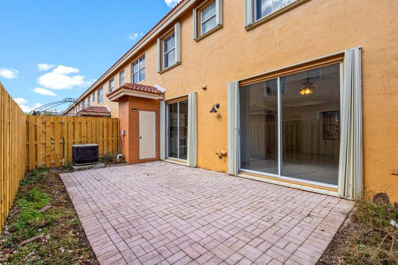 3 bedroom Condominium at 8520 NW 139th Terrace 1602, Villa Vizcaya, Miami Lakes — photo 5