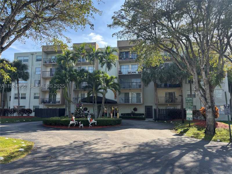 3 bedroom Condominium at 14250 SW 62nd St 520, Cypress Club Of Kendale C, Miami — photo 1